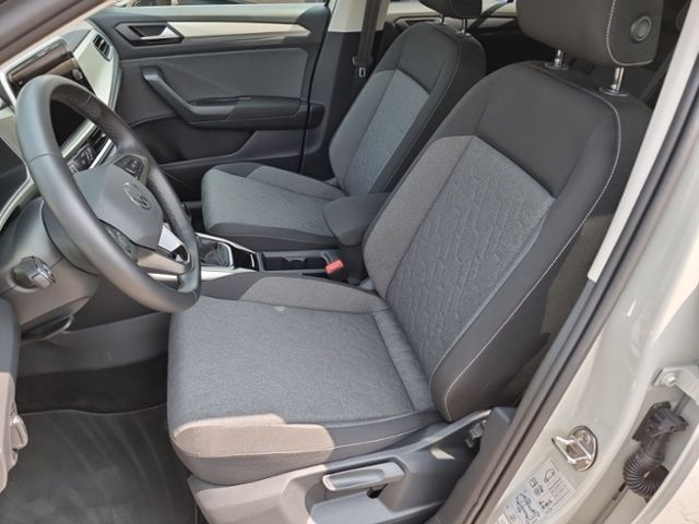 Fahrzeugabbildung Volkswagen T-Roc 1.5 TSI MOVE SHZ FRONT LANE LIGHT ASSIST A