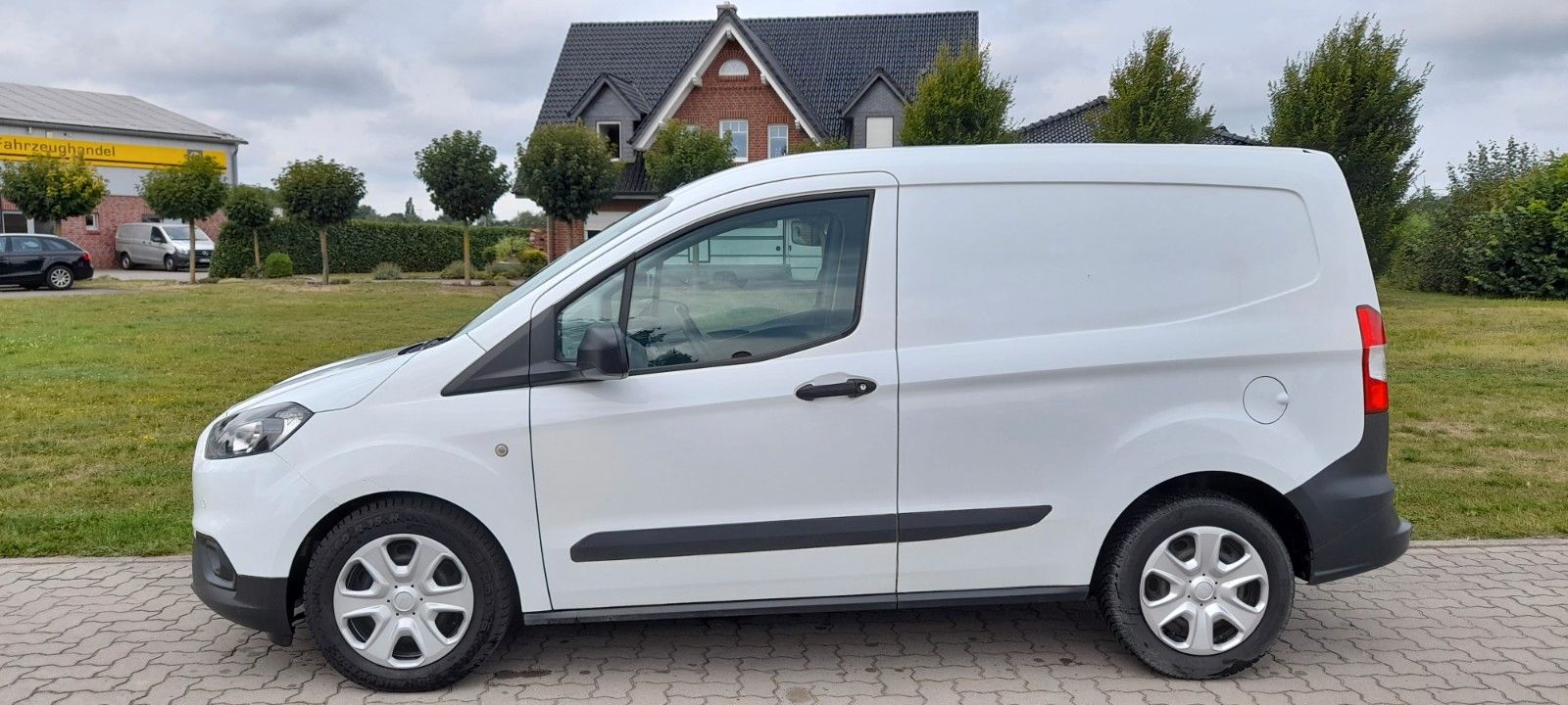 Ford Ford Transit Courier Trend +WSS heizbar+PDC v+h