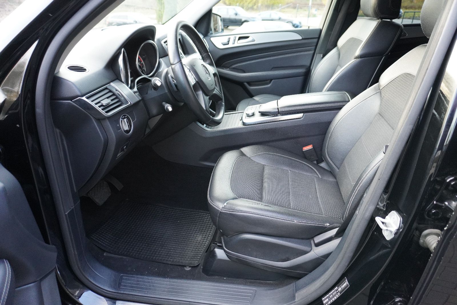 Fahrzeugabbildung Mercedes-Benz ML 250 CDI BlueTec