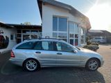 Mercedes-Benz Mercedes C220 Kombi - Mercedes-Benz C 220 aus 2004 mit Diesel-Antrieb: Kombi