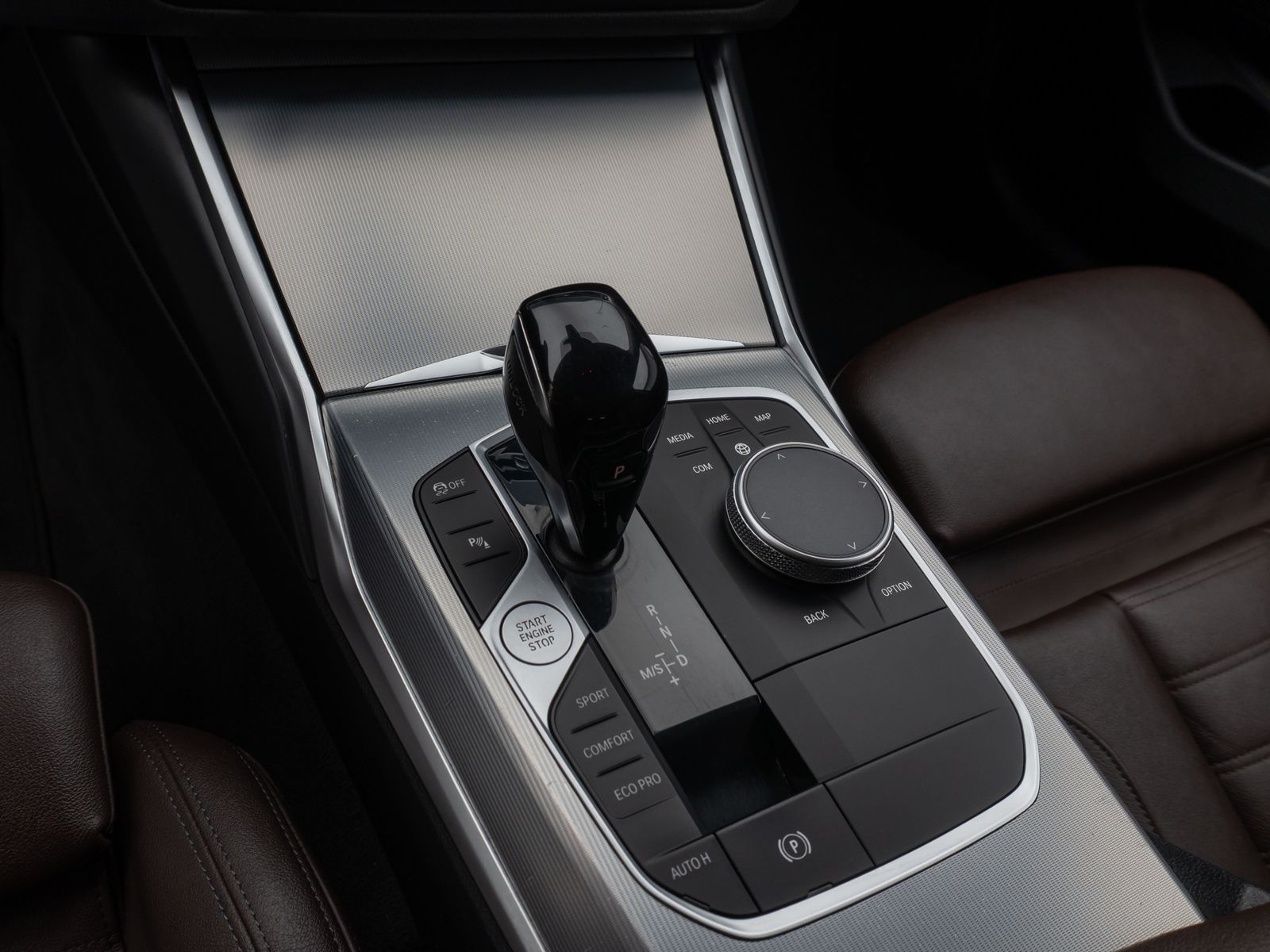 Fahrzeugabbildung BMW 320d xD Sport Line Kamera DAB HiFi Alarm AHK LED