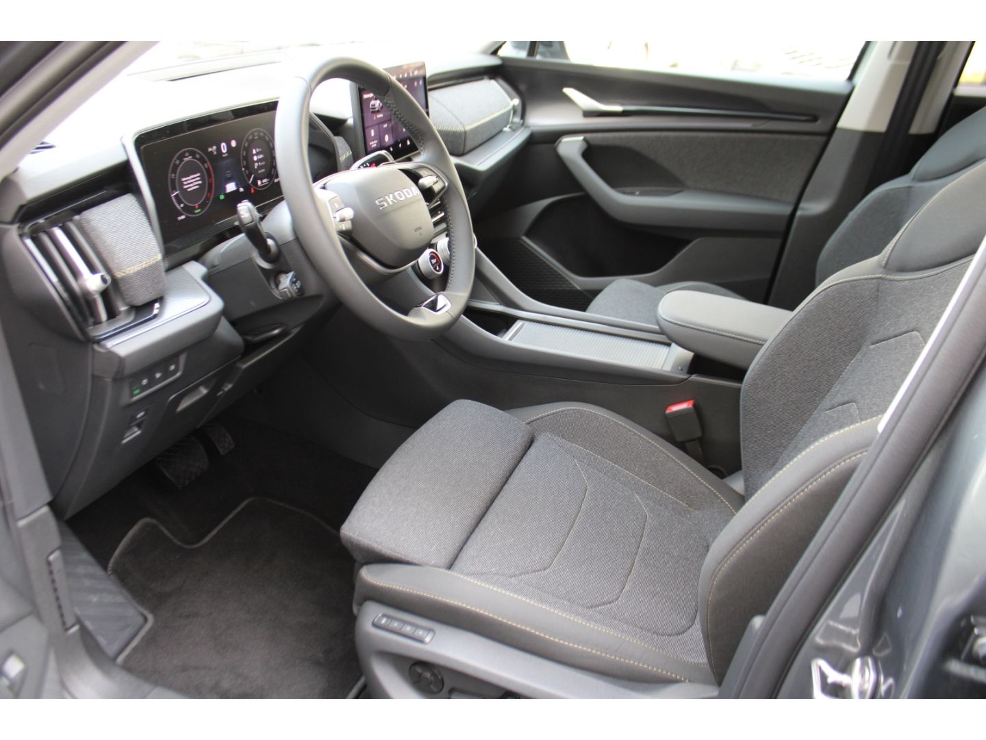 SKODA Kodiaq 1.5 TSI mHEV Selection ACC LED AHK TWA RF - Image 7
