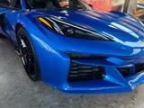 Corvette E-Ray 6.2L V8 Coupe/Targa AWD Hybrid++2LZ++BLAU - blaue Corvette C8