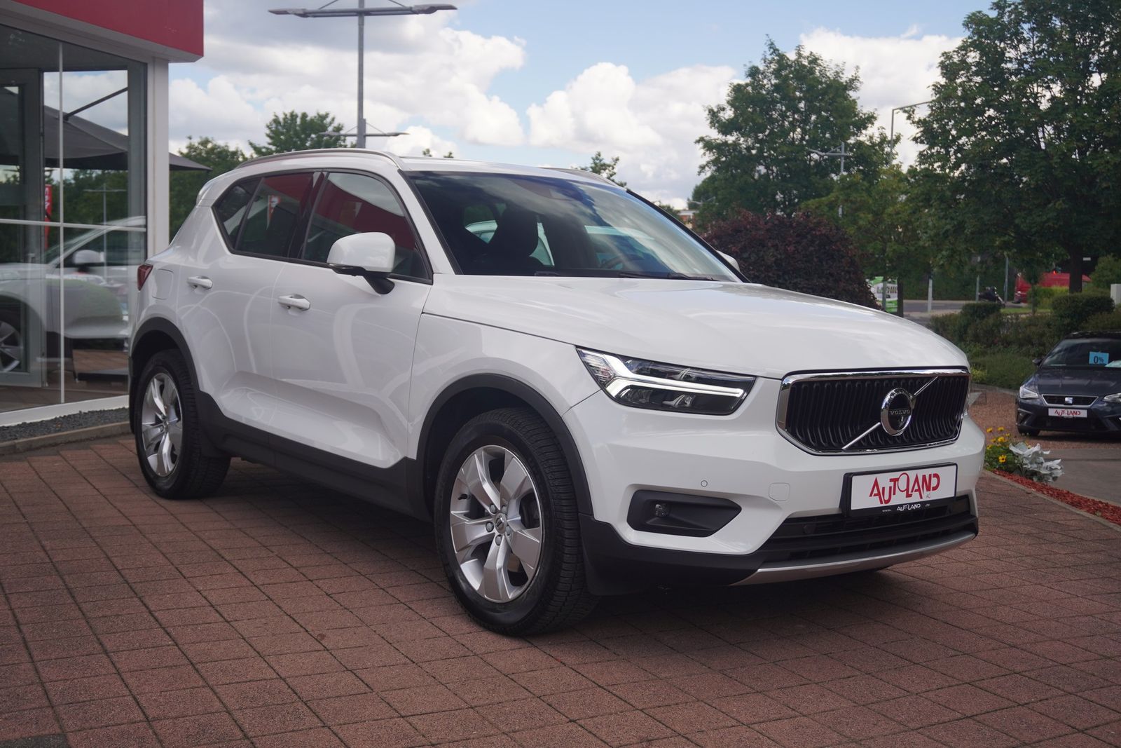 Volvo XC40 2.0 Momentum AWD Aut LED 360° Panorama Navi foto 5
