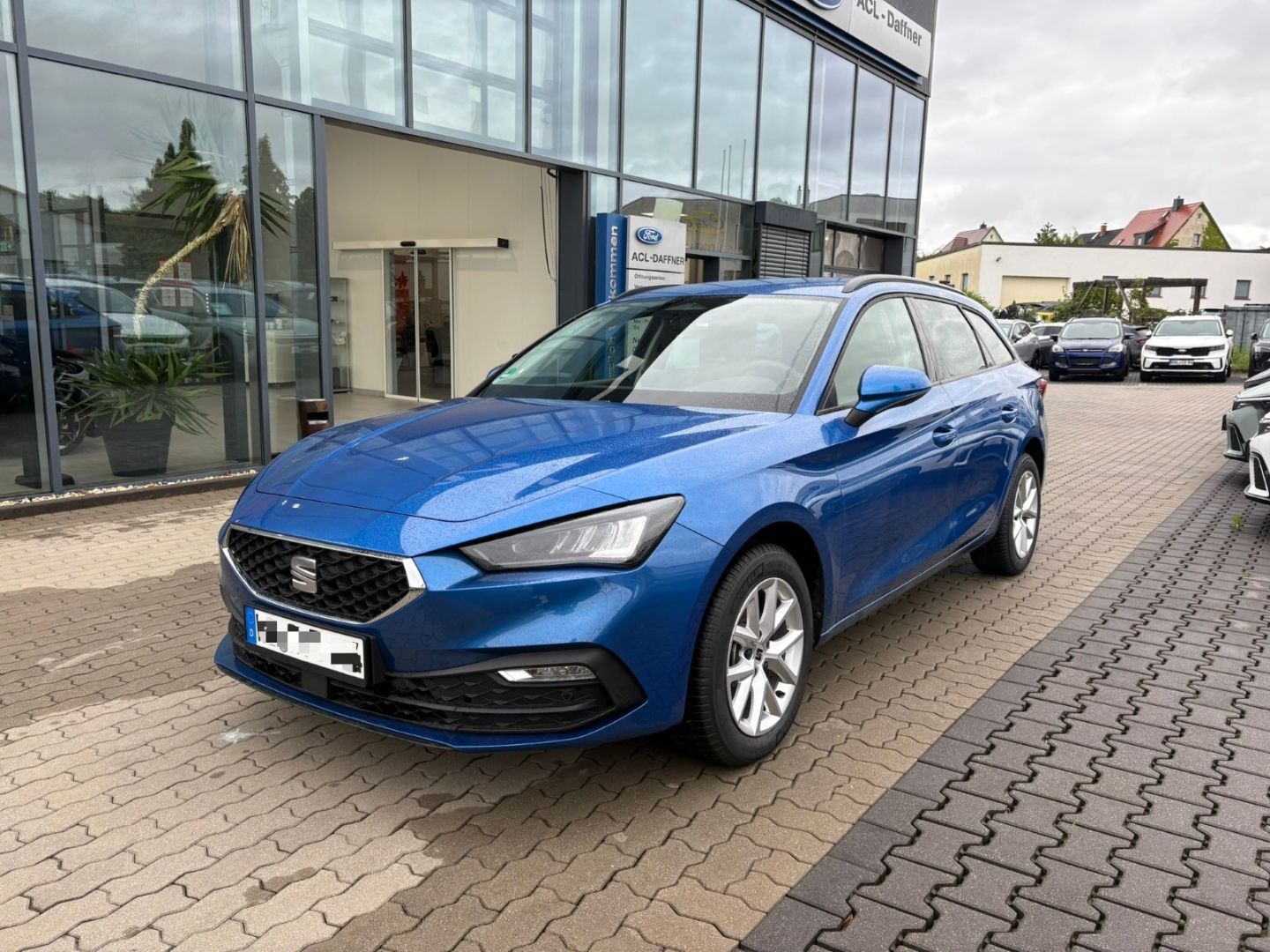 Fahrzeugabbildung SEAT Leon Sportstoure Road Edition VerkehrszeichenERK