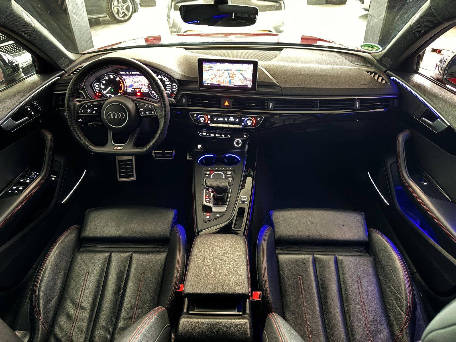 Fahrzeugabbildung Audi A4 2.0 TFSI G-TRON 3X S-LINE BLACK EDITION VOLL
