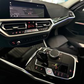 Fahrzeugabbildung BMW 320d Tour Luxury Line DAB Sportsitz Live Cockpit