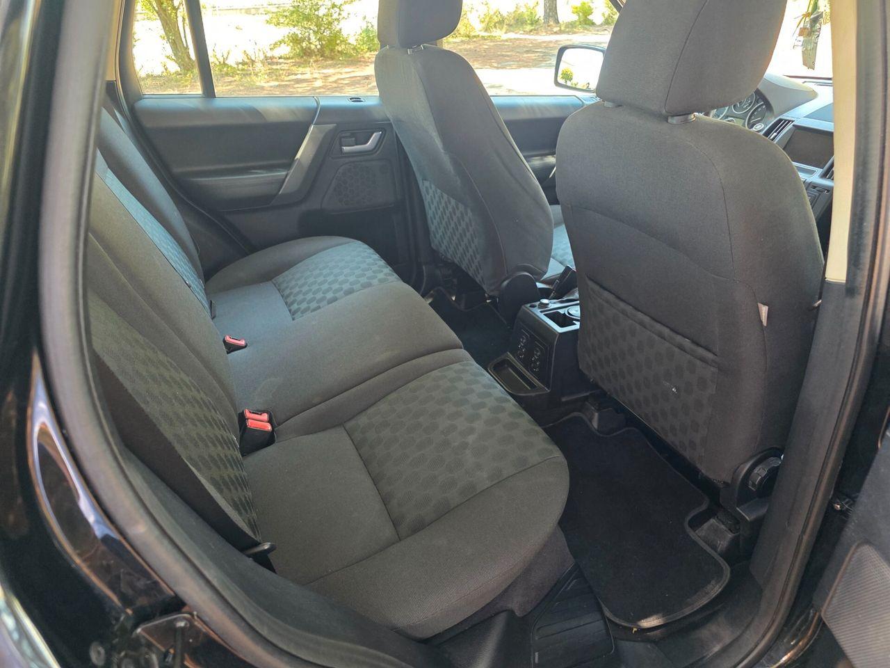 Land Rover Freelander 2009 — photo 12