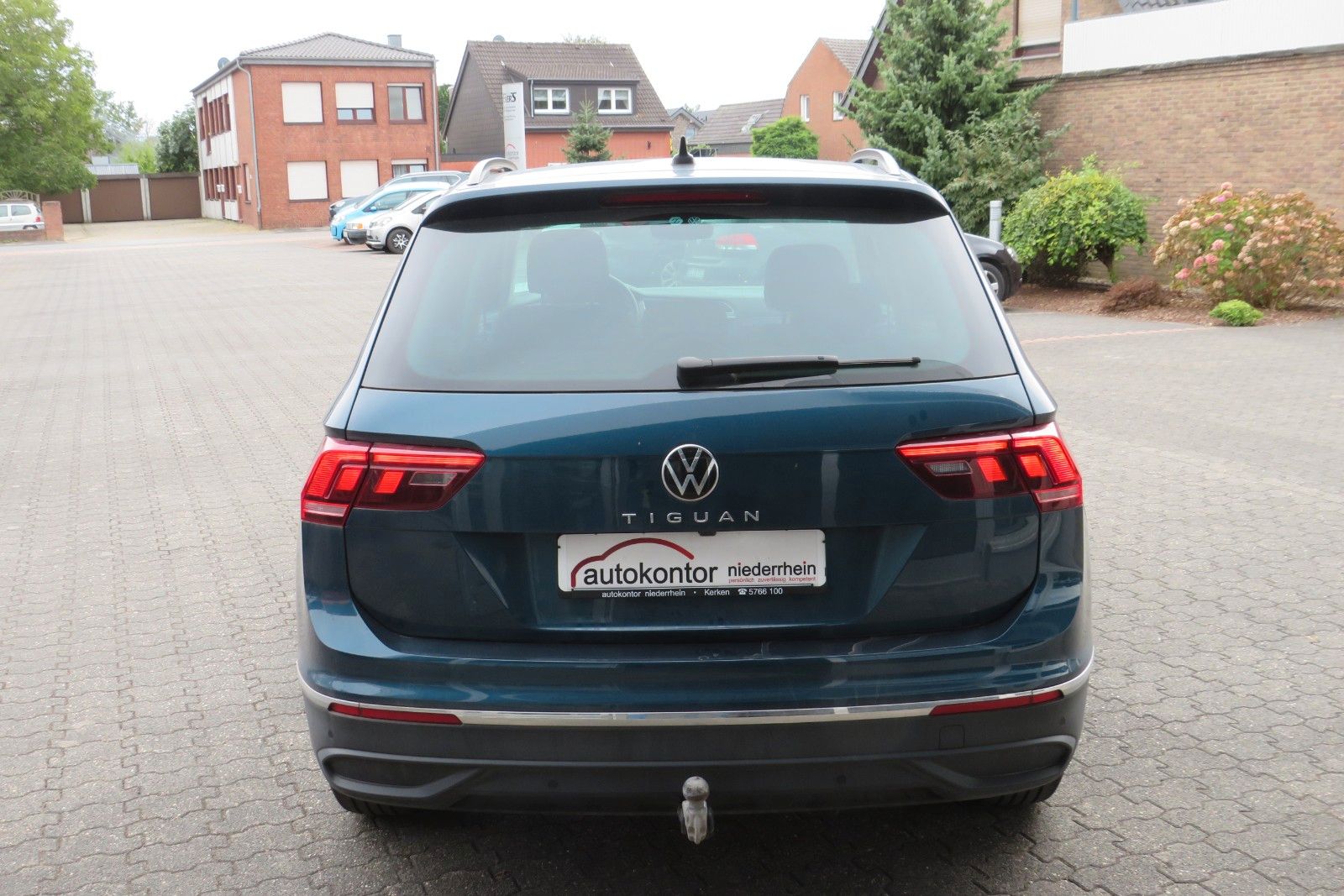 Fahrzeugabbildung Volkswagen Tiguan Life DSG AHK KAMERA ACC PDC SITZH. NAVI 1