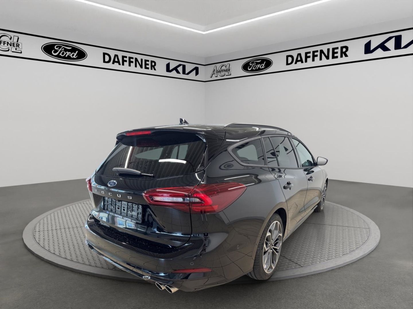 Fahrzeugabbildung Ford Focus Turnier ST-Line X 18 AHK Navi SpurhalteASS