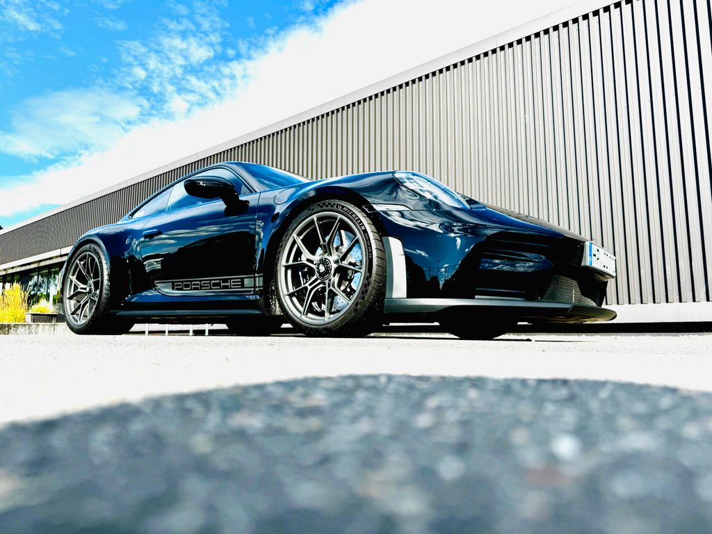 Image of Porsche 992