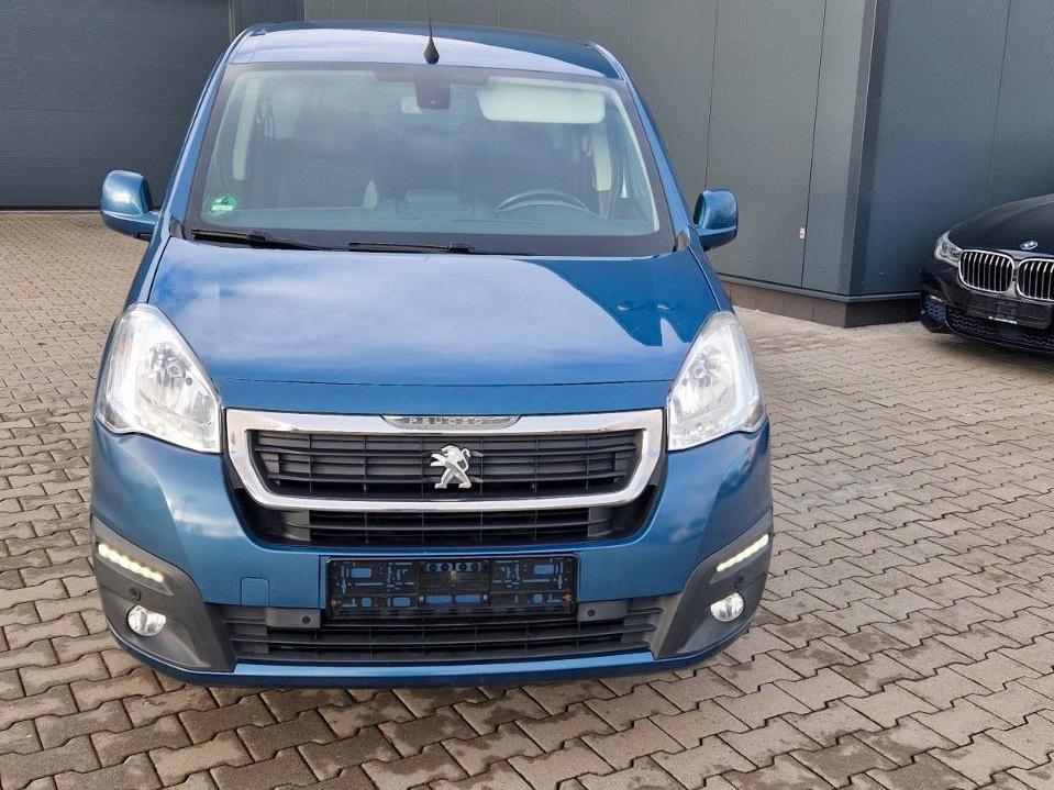 Peugeot Partner Tepee Allure AHK Kamera Navi 7-Sitzer