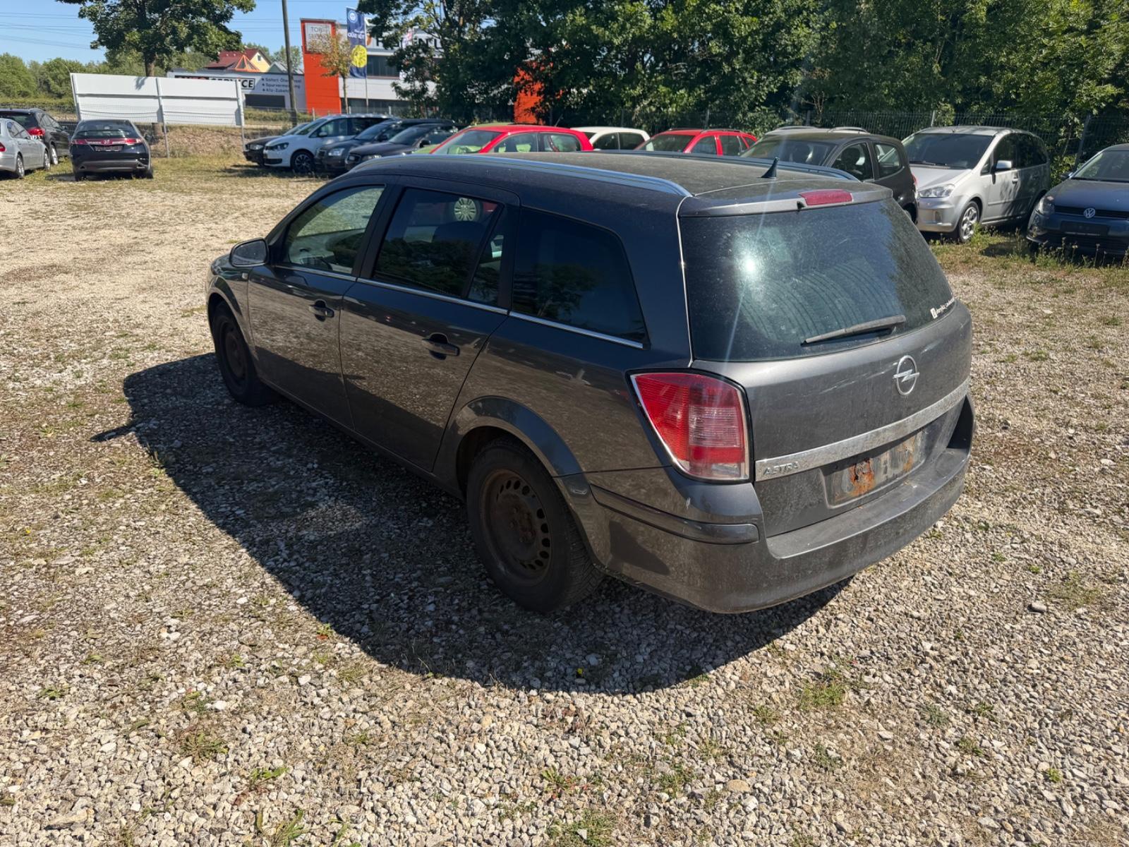 Opel Astra 2009 — photo 7