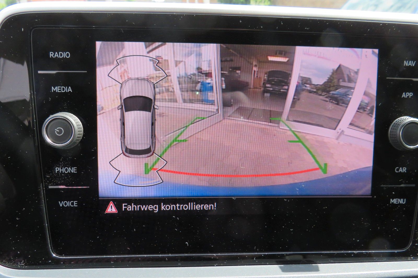 Fahrzeugabbildung Volkswagen T-Roc Style ACC APP MASSAGE SITZH. 17`KAMERA 1.H