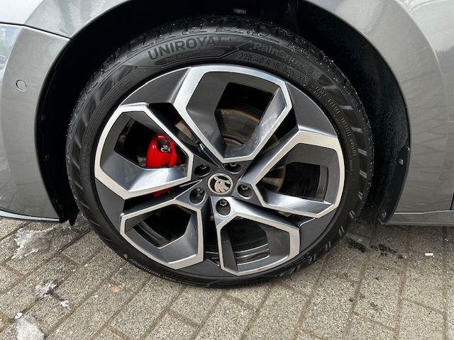 Octavia Combi RS Plus NAV;HUD;DCC;ACC;AHK;PANO