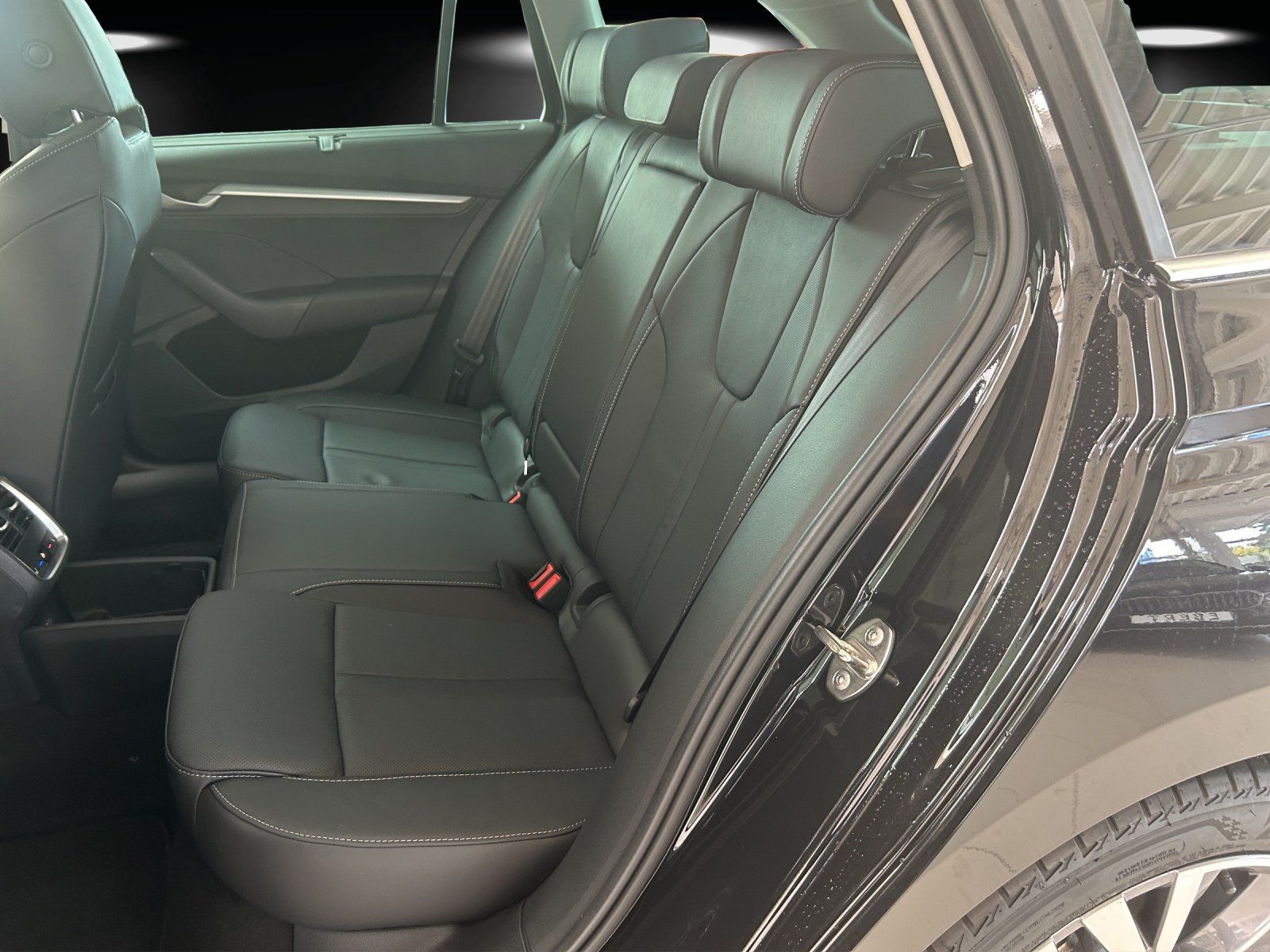 Fahrzeugabbildung SKODA Octavia Combi Selection 2,0 TDI 110 kW DSG