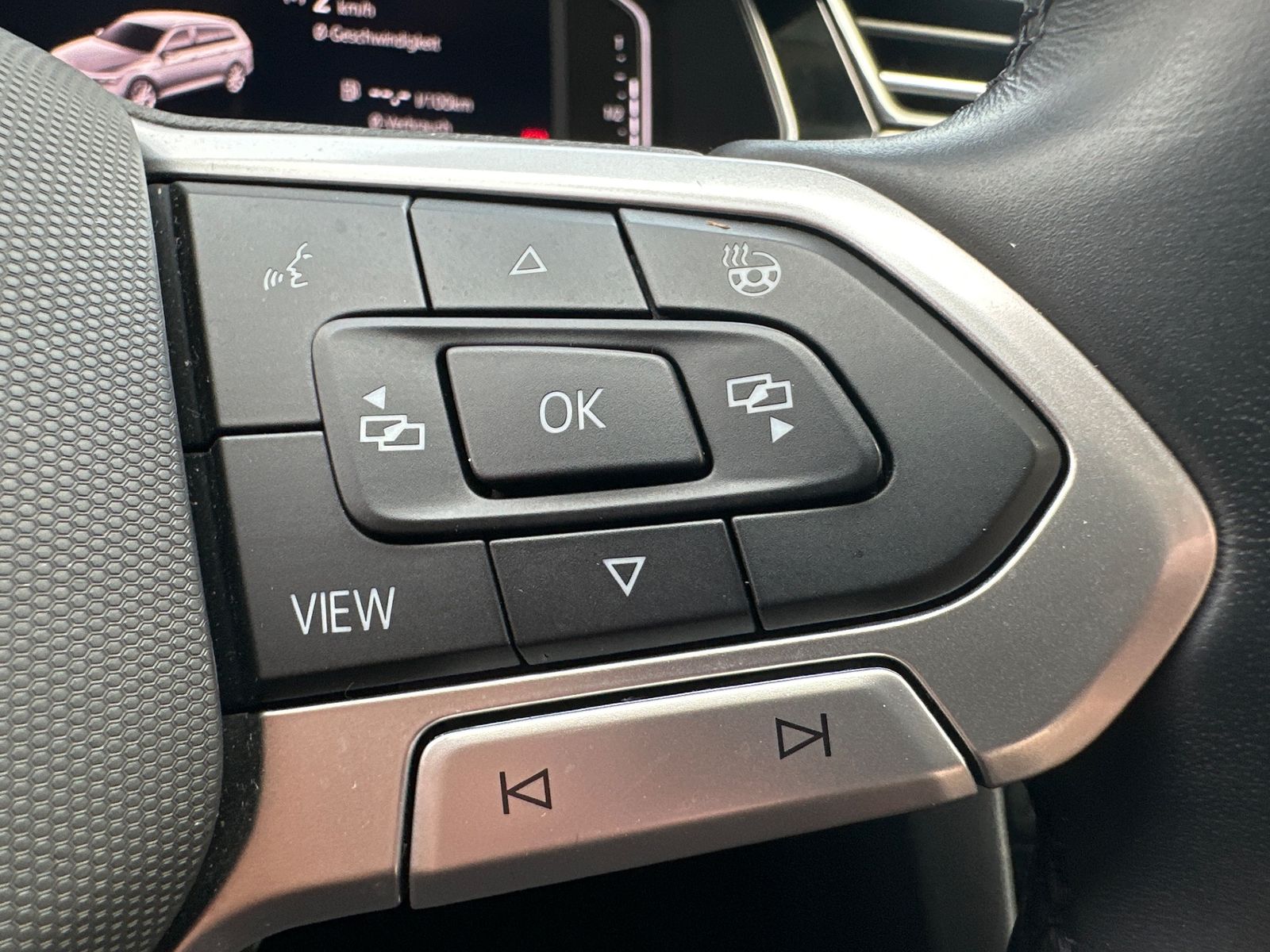 Fahrzeugabbildung Volkswagen Passat Variant Elegance NAV+IQ-LIGHT+ACC+360°+VC