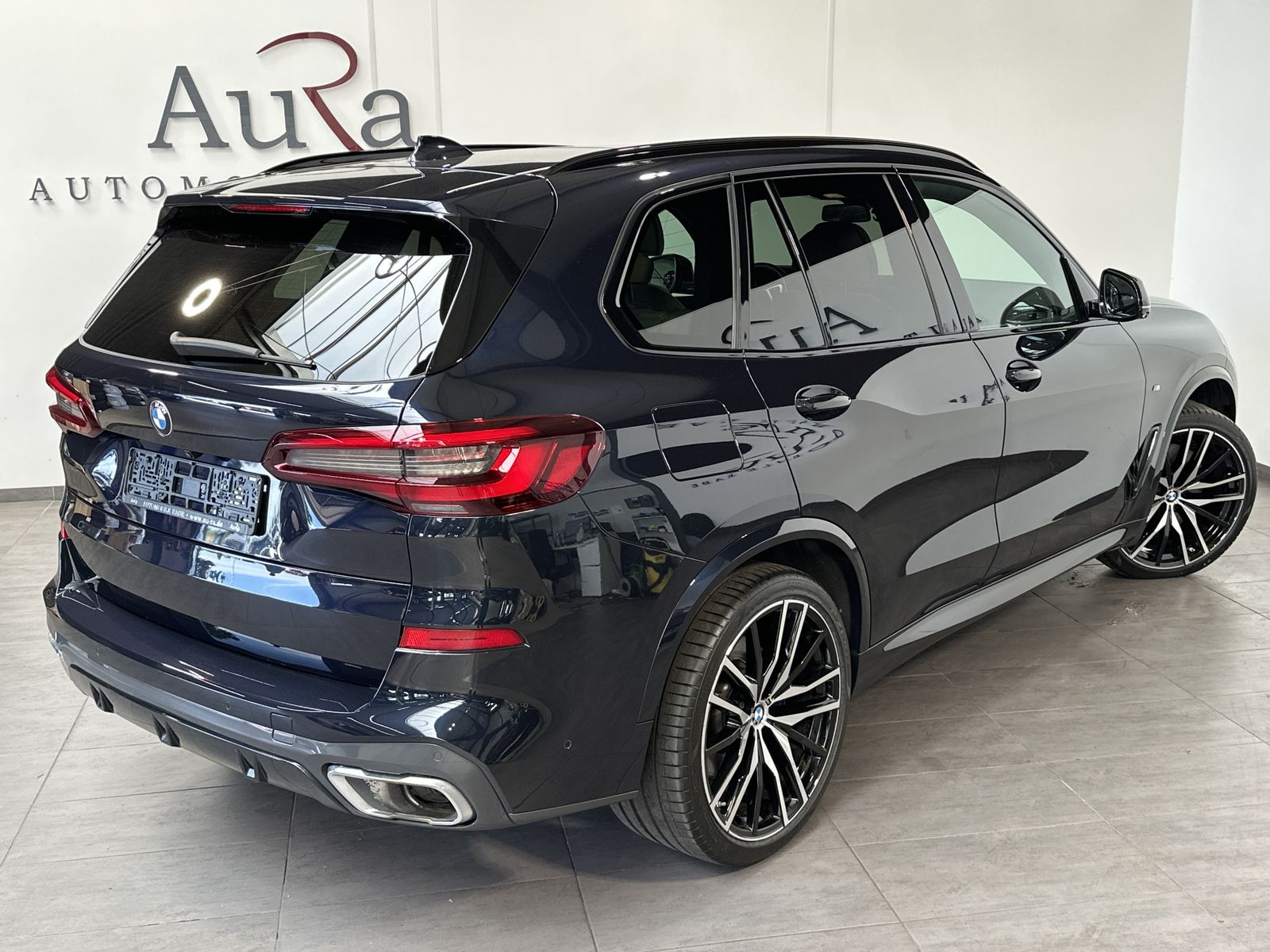 Fahrzeugabbildung BMW X5 xDrive40d M-Sport NAV+LASER+PANO+HEAD-UP+22ZO