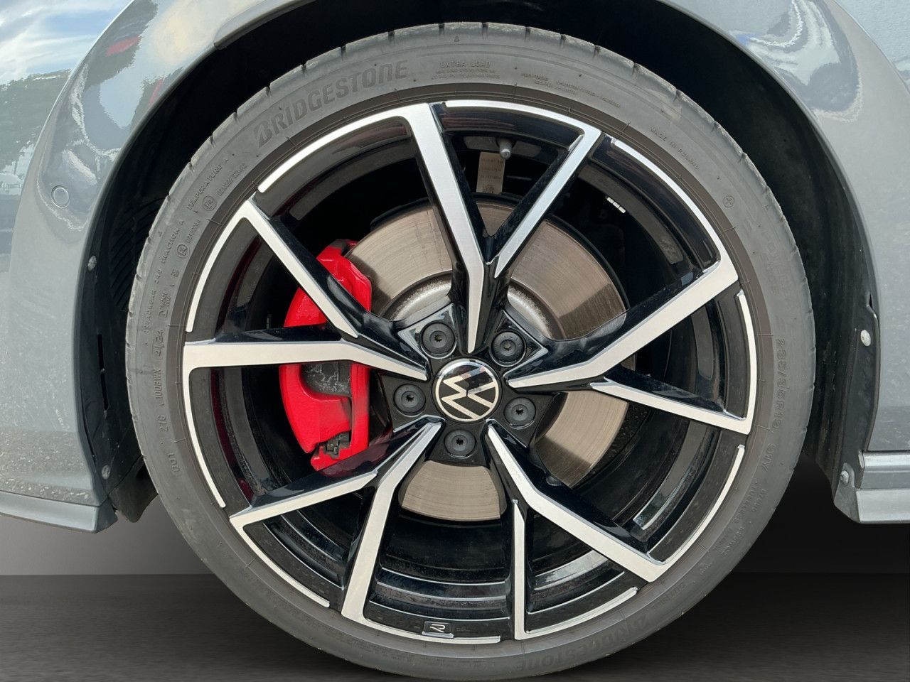 Volkswagen Golf VIII 2.0 TSI DSG GTI APP, PDC, KAMERA foto 12