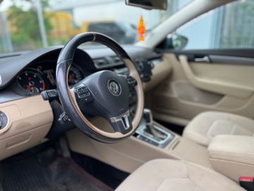 Volkswagen Passat Variant - 12