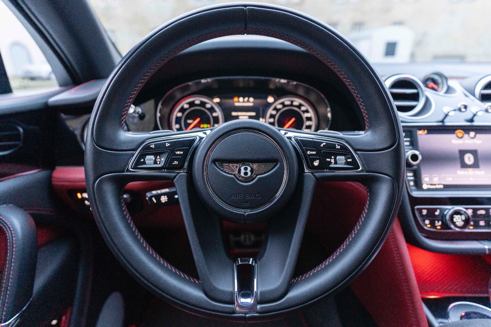 Fahrzeugabbildung Bentley Bentayga V8 HUD 360° MASSAGE ACC TOTW