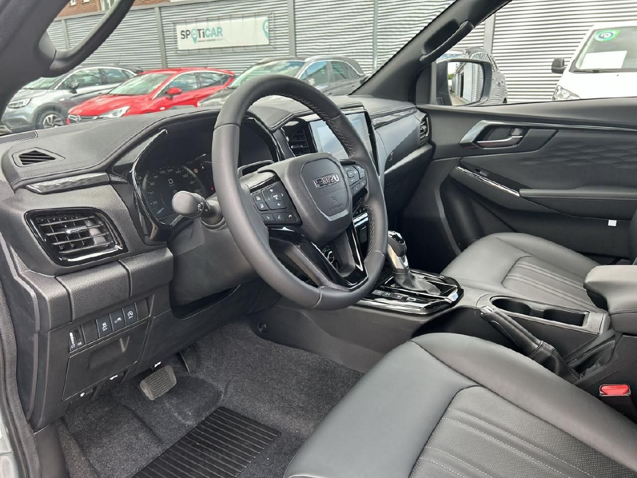 Fahrzeugabbildung Isuzu D-Max Space Cab 4WD V-CROSS 2,2
