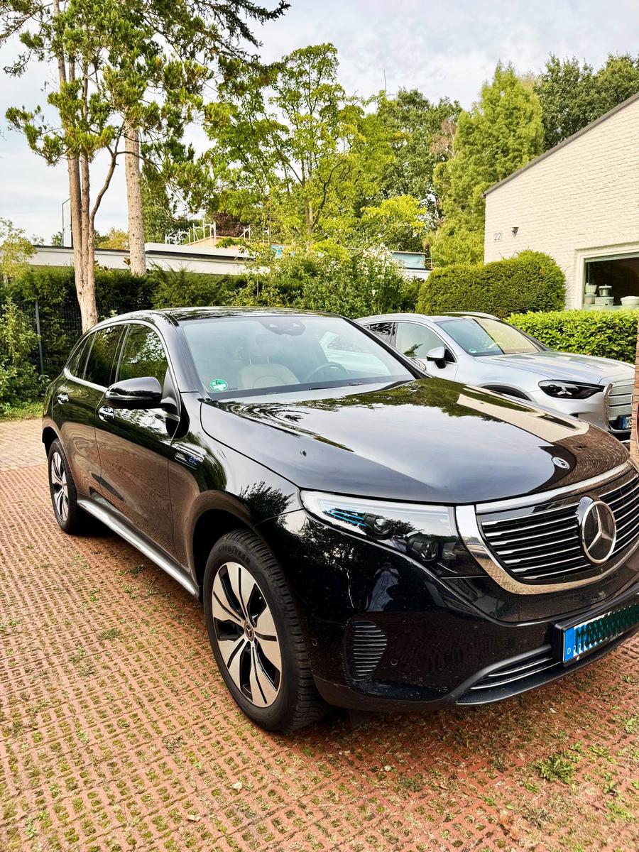Mercedes-Benz EQC 400 4MATIC + Anhängerkuppl. + Headup Display