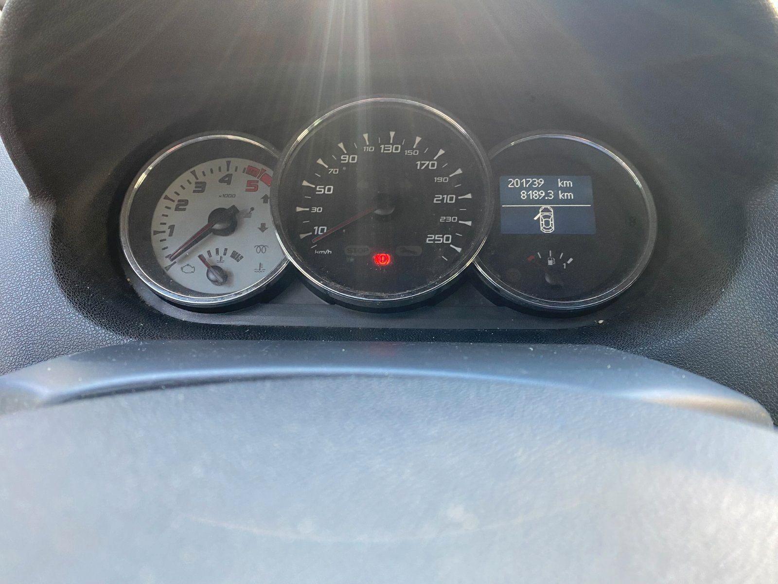 Renault Megane 2010 — photo 12