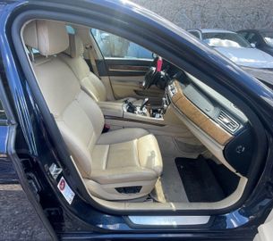 BMW 740 - 12
