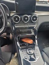 Mercedes-Benz 250 - Mercedes-Benz 250 mit Benzin-Antrieb