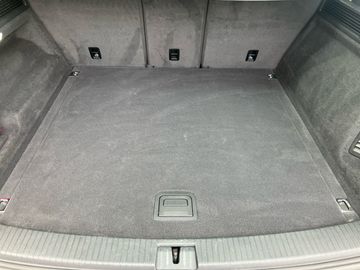 Volkswagen Touareg - 12