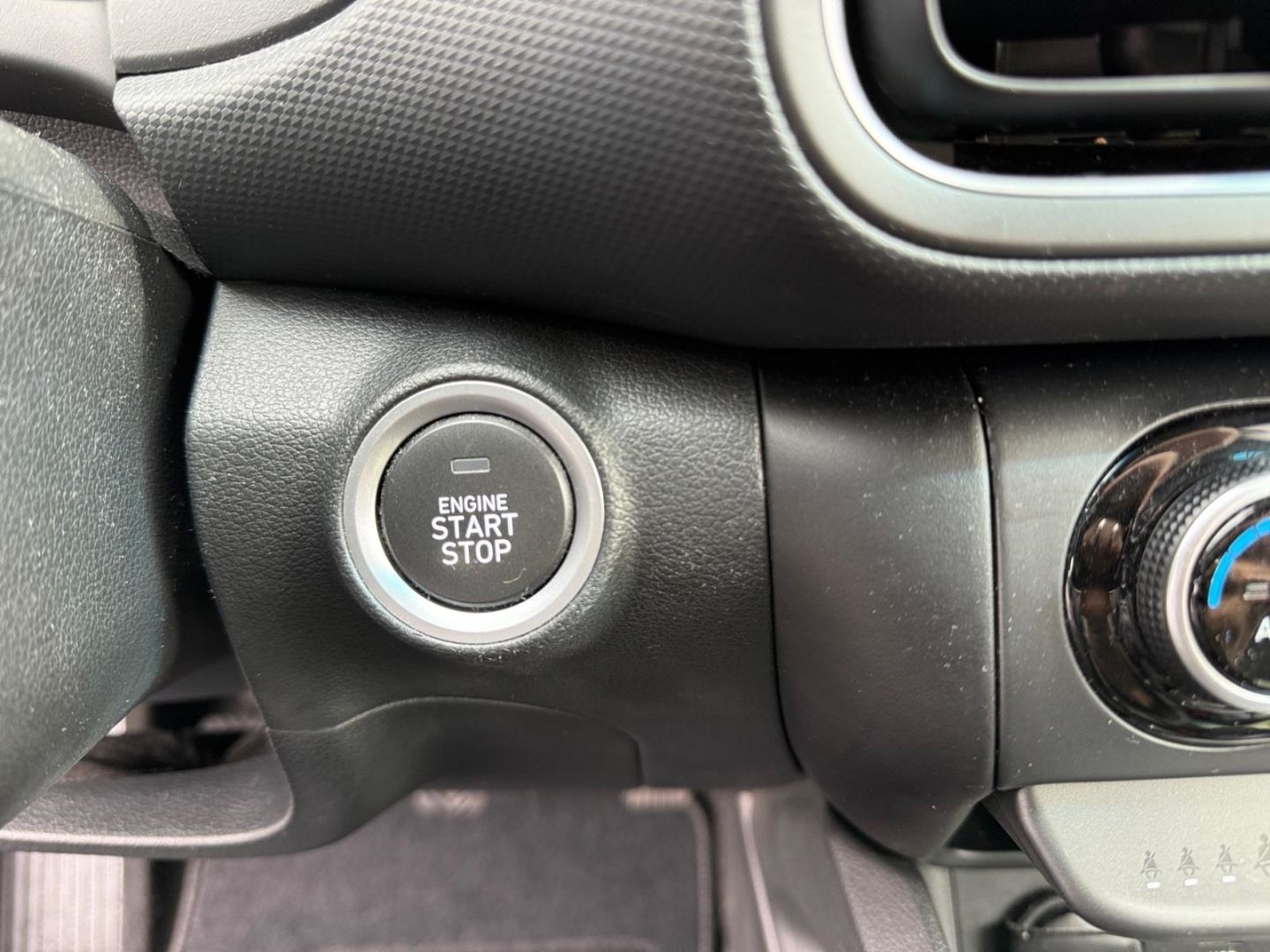 Fahrzeugabbildung Hyundai KONA INTRO FL 1.0 T-GDi AHK+KLIMA+SERVICE