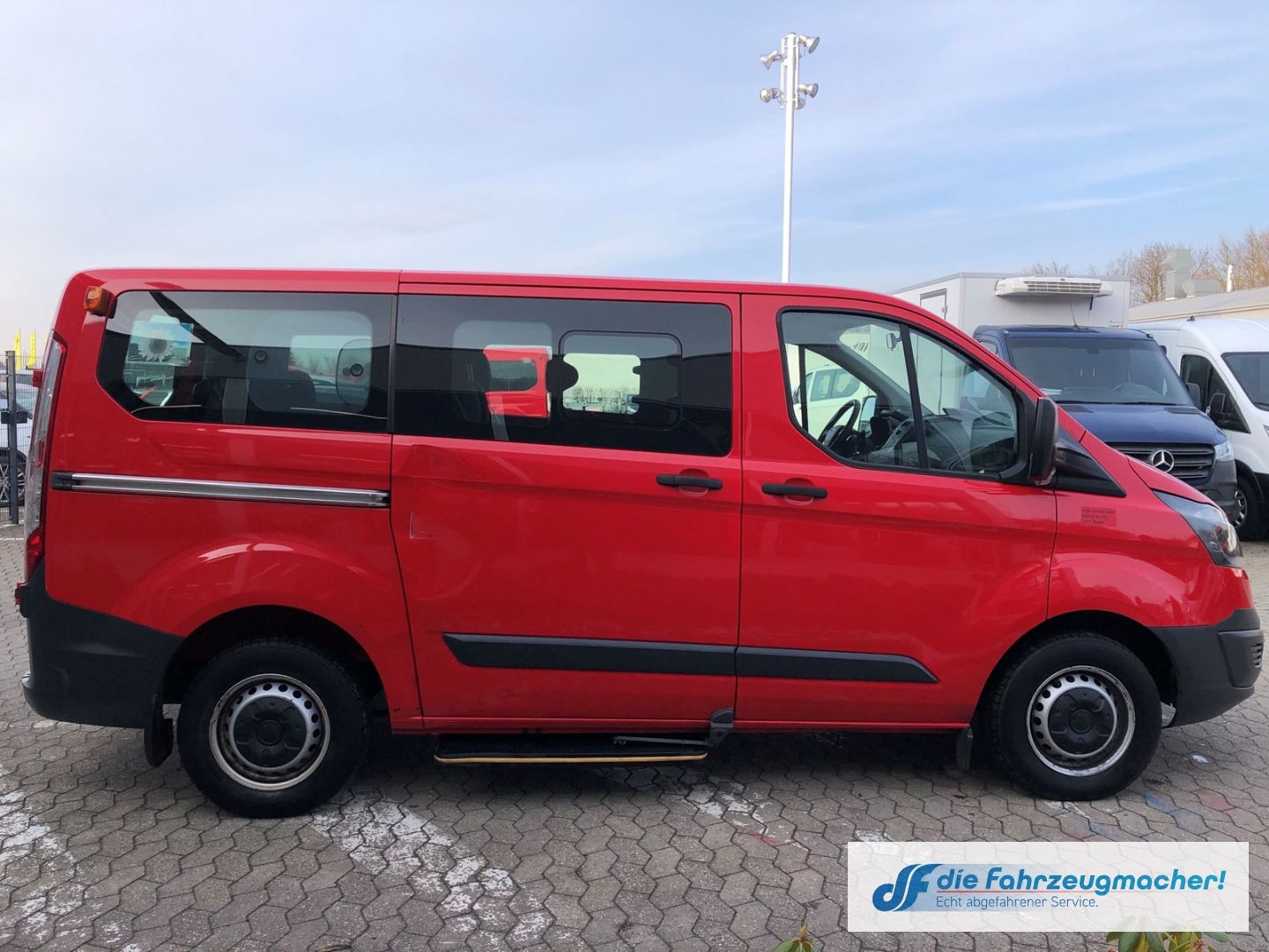 Fahrzeugabbildung Ford Transit Custom Kombi 300 L1 2.2 TDCi*2094 *KLIMA