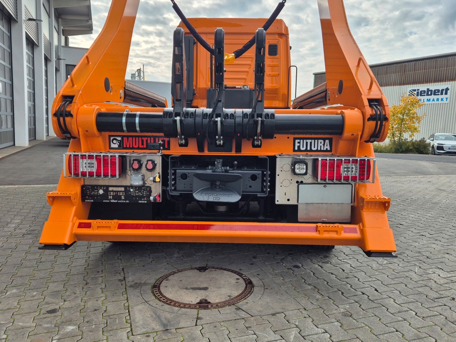 Fahrzeugabbildung Iveco AS280X58Y/ PS ON Hiab FTR18 Funk AHK Bett Cam