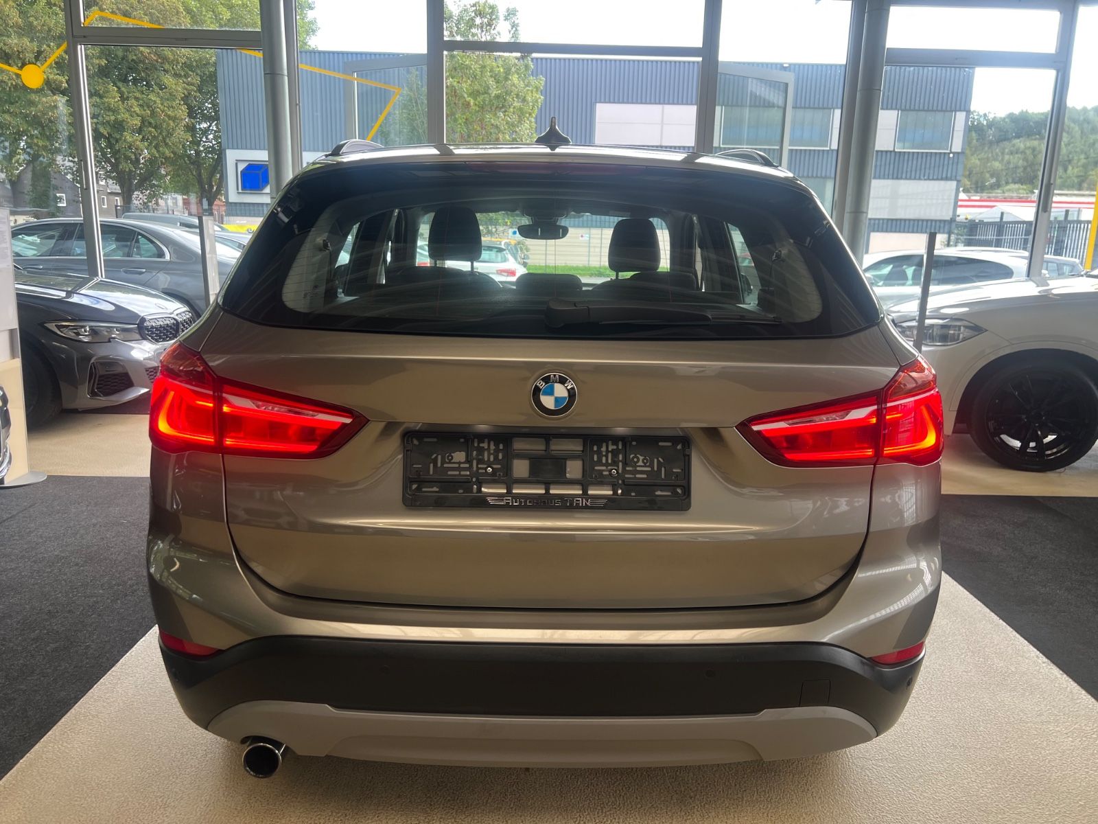 Fahrzeugabbildung BMW X1 sDrive 18 d Advantage *LED*NAVI*SITZHEIZUNG*
