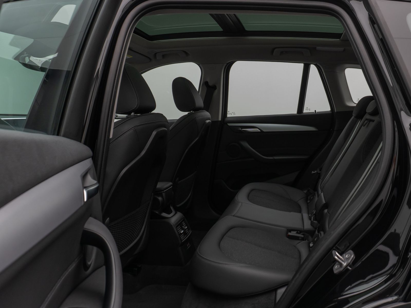 Fahrzeugabbildung BMW X1 xD25e Panorama DAB Navi Parkassistent Sport
