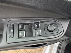Fahrzeugabbildung Volkswagen Golf VIII Lim. Life Navi Sitzh ACC Lane Massage