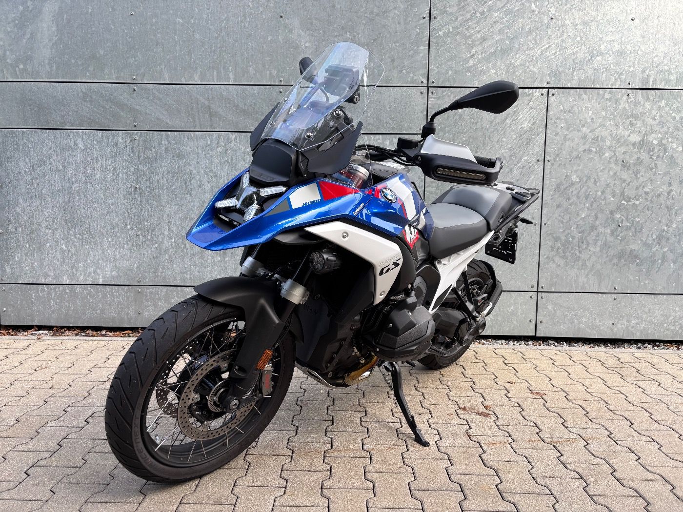 Fahrzeugabbildung BMW R 1300 GS Trophy 4 Pakete Fahrzeughöhenregelung