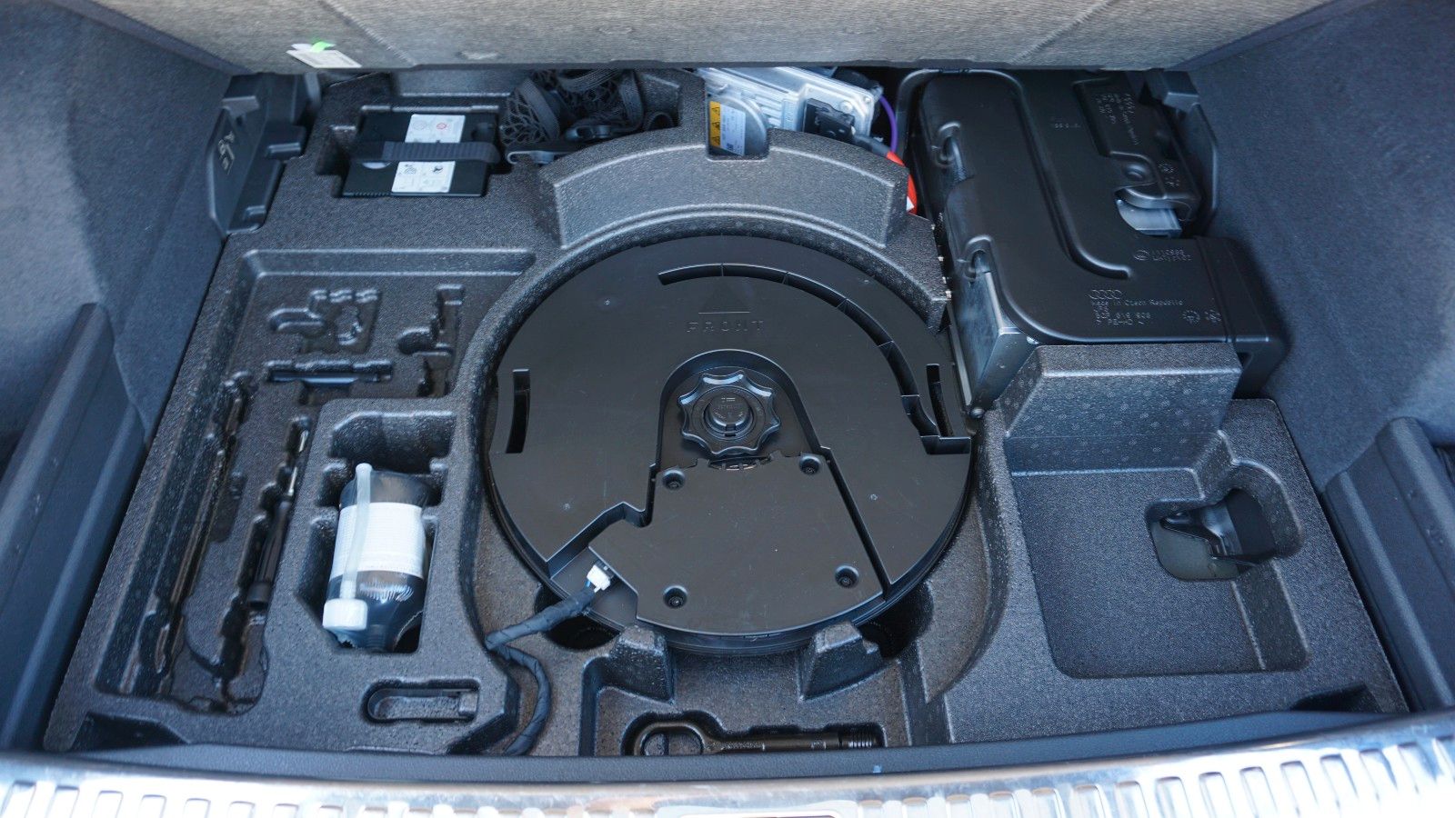 Fahrzeugabbildung Audi Q3 35 TFSI S Line Black Paket,LED,Navi,ACC,AHK
