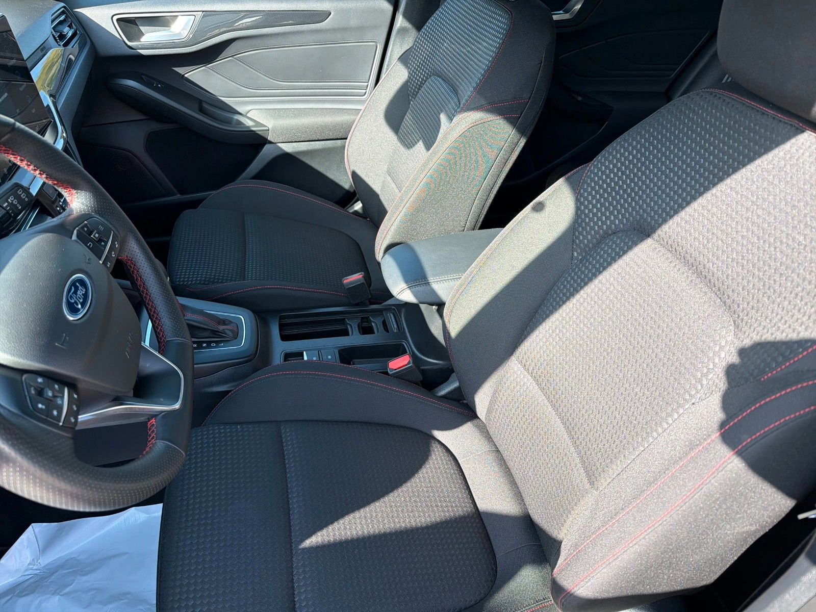 Fahrzeugabbildung Ford Focus Turnier ST-Line X, Fahrassistenzpaket