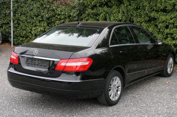 Mercedes E 220 - 12