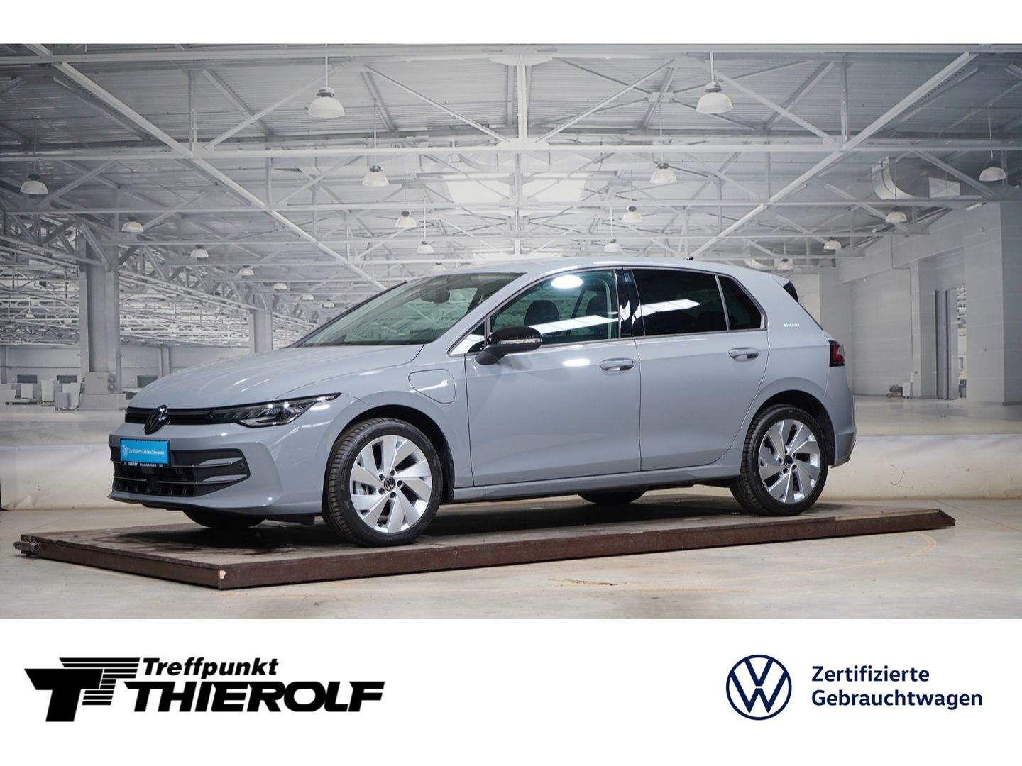 Volkswagen Golf VIII Energy 1.5 eHybrid DSG AHK Matrix Kame
