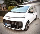Hyundai STARIA 2.2 CRDi Signature 7-Sitzer 4WD Leder uvm