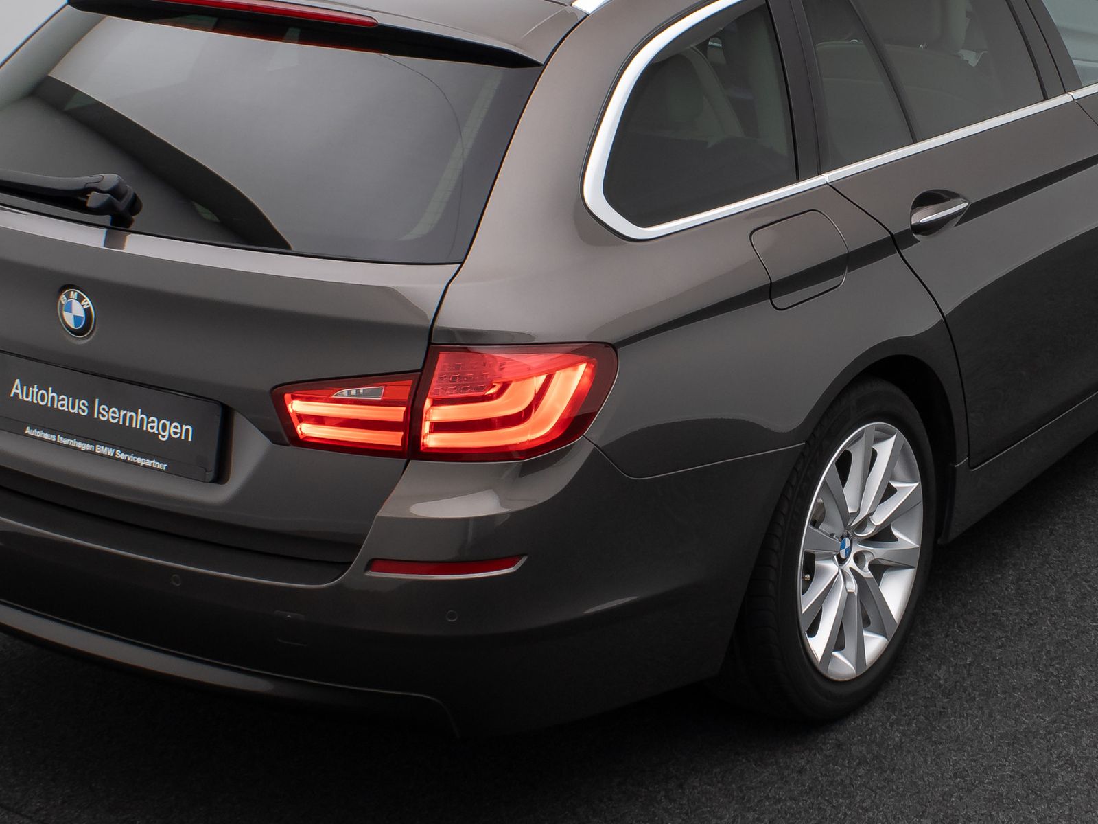 Fahrzeugabbildung BMW 525d Memory Bi-Xenon GeschwindigReg NaviPro HiFi