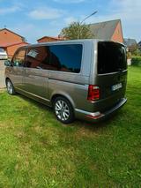 Volkswagen T6 Multivan - mit Diesel-Antrieb: Beige, Schiebedach