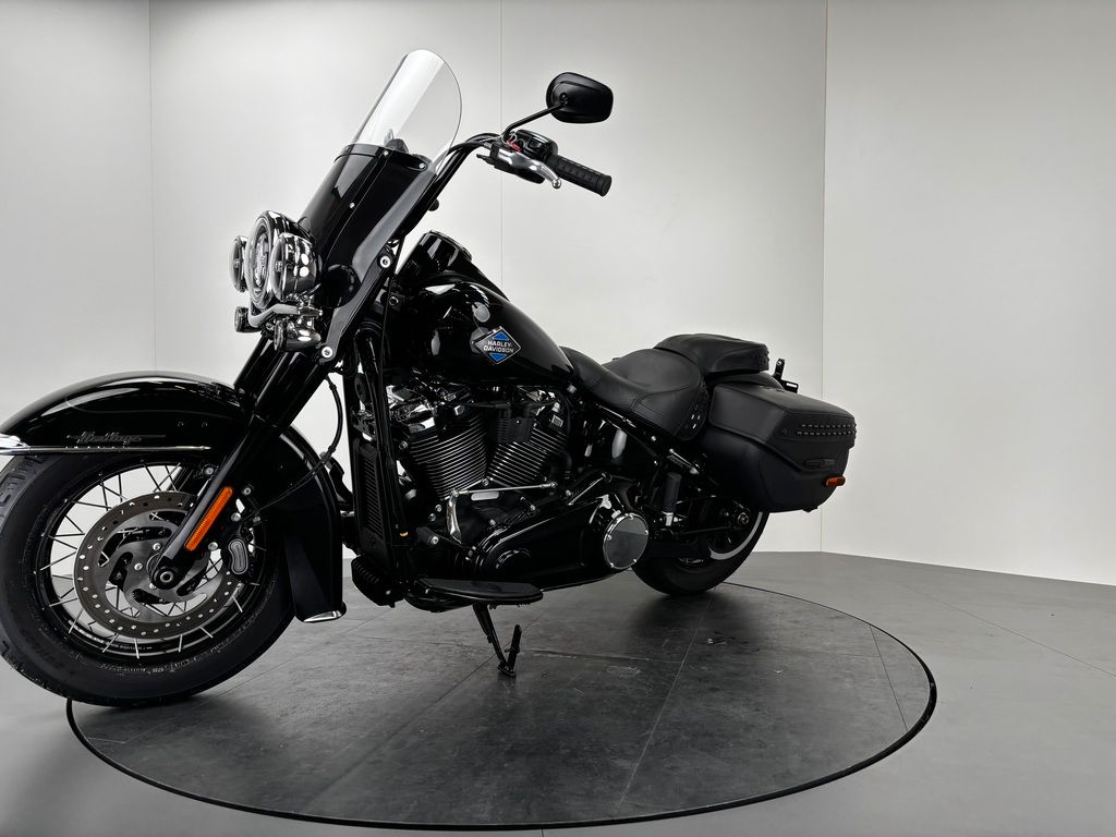 Fahrzeugabbildung Harley-Davidson SOFTAIL HERITAGE CLASSIC *KAUM KILOMETER