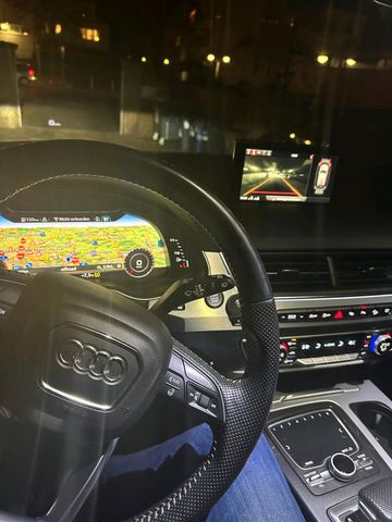 Audi Q7  Eleganter und vielseitiger Premi...