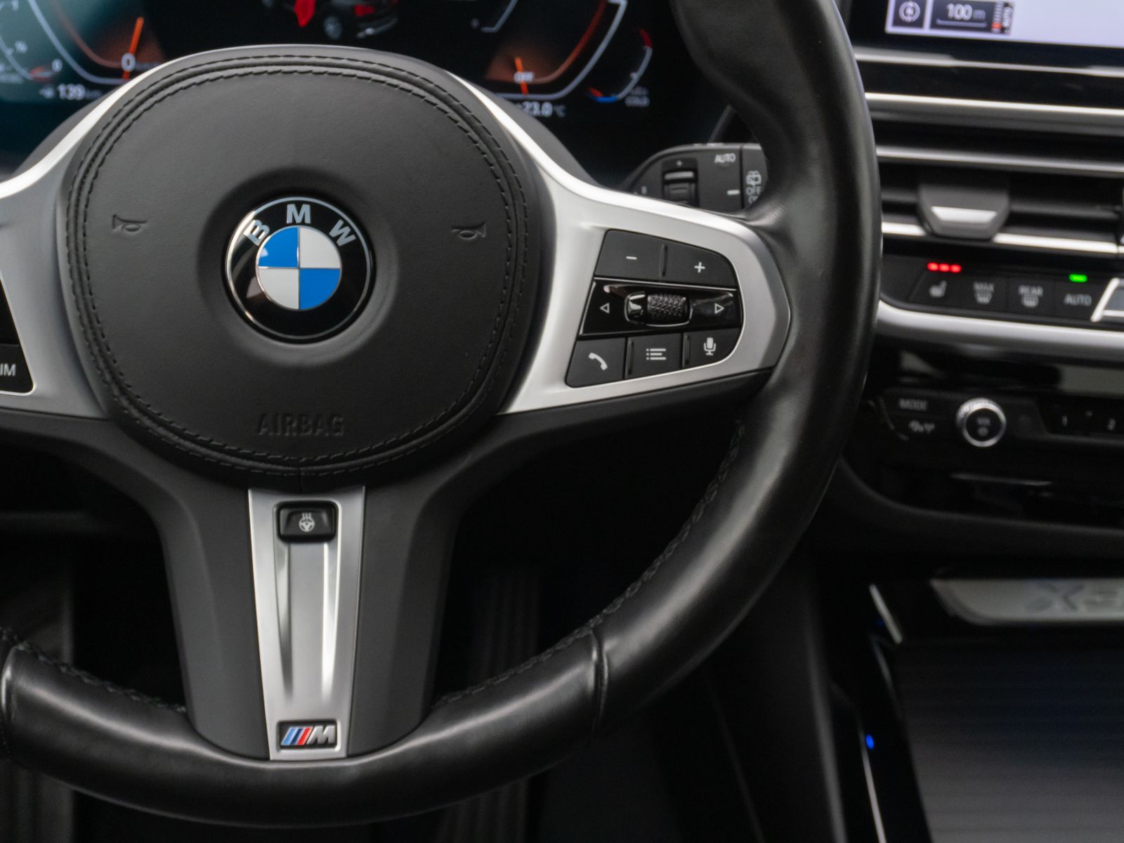 Fahrzeugabbildung BMW X3 xD30d Kamera DAB HiFi Lenkrhzg Alarm Sport