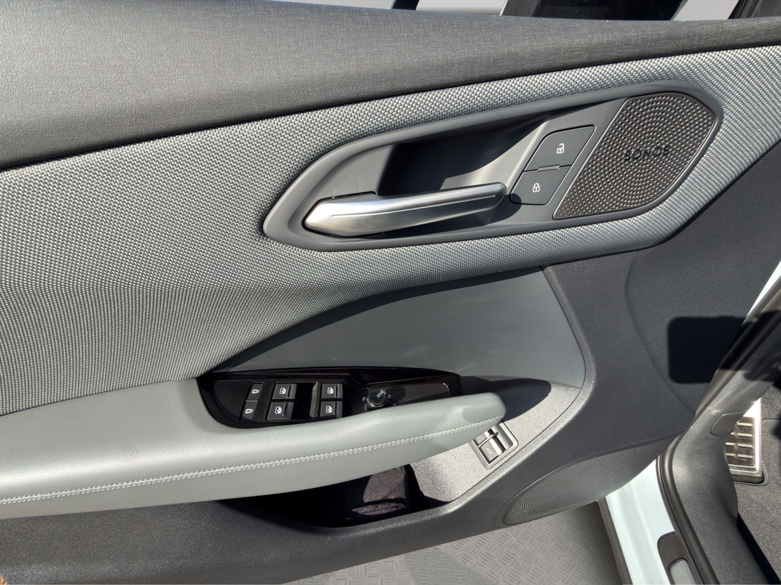 Audi Q3 SUV e-hybrid S line Matrix LED Pano HuD B&O foto 13