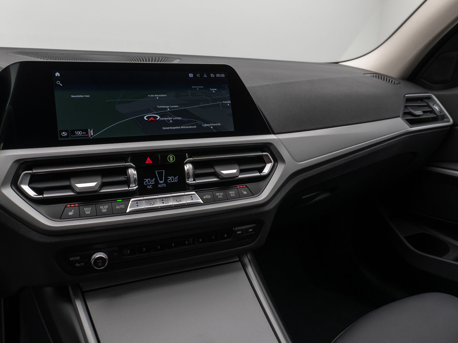 Fahrzeugabbildung BMW 318i Kamera DAB HiFi CockPitPro Alarm LED Sport